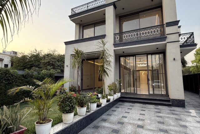 5 Bedroom Farm house in Vasant Kunj, Delhi