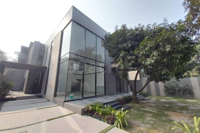 5 Bedroom Farm house in Gadaipur, Delhi
